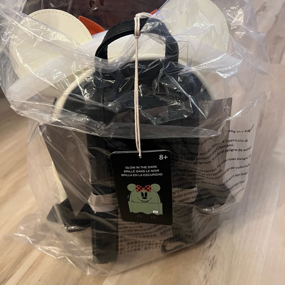 Minnie Mouse glow in the dark Loungefly mini backpack - Picture 2 of 2